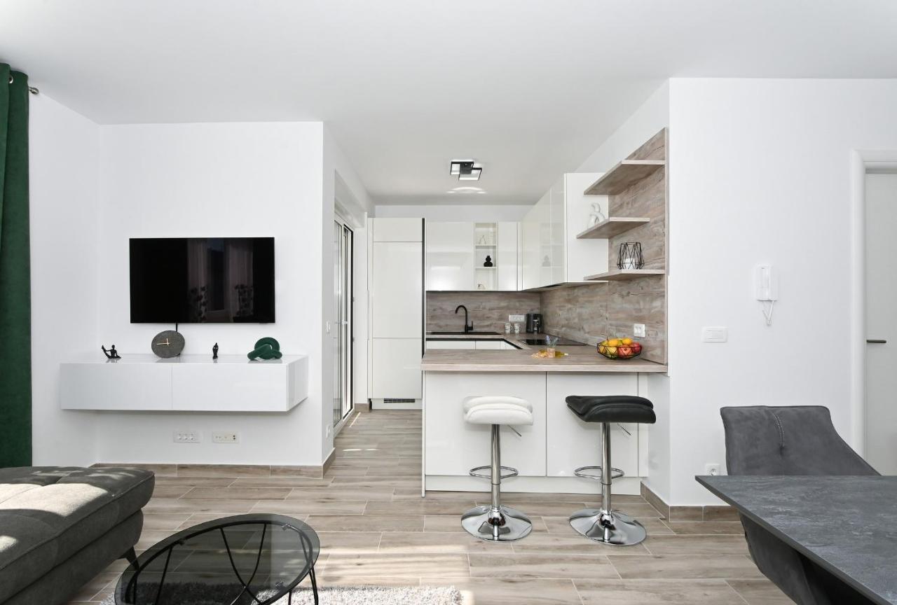 Luxury Apartment White Crystal Kaštela Extérieur photo