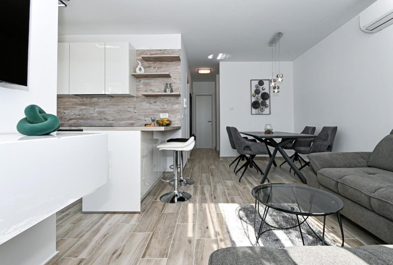 Luxury Apartment White Crystal Kaštela Extérieur photo